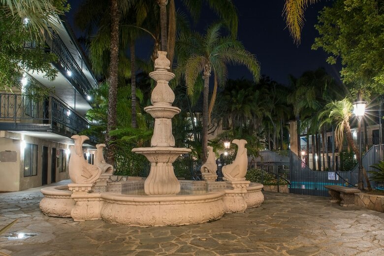 Vanllee Hotel And Suites