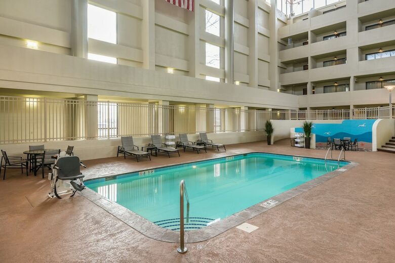 Hotel Crowne Plaza Indianapolis Airport