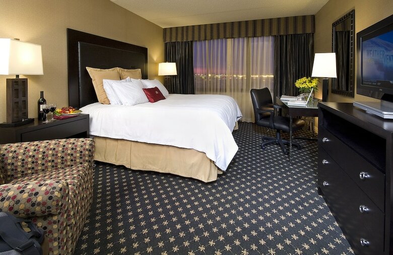 Hotel Crowne Plaza Indianapolis Airport
