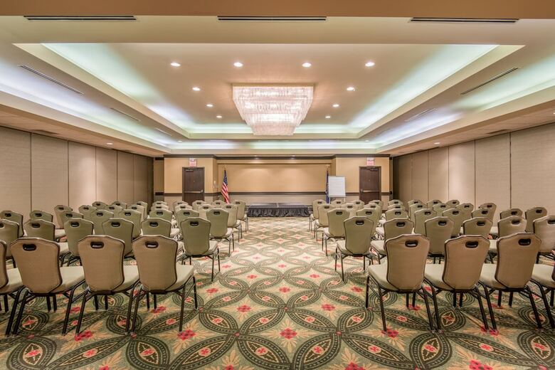 Hotel Crowne Plaza Indianapolis Airport