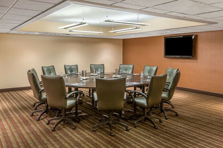 Hotel Crowne Plaza Indianapolis Airport