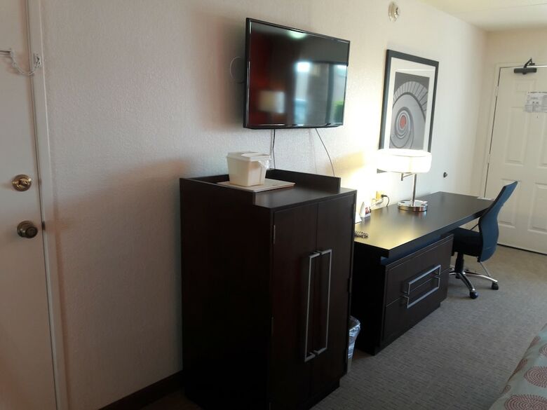 Hotel Ramada By Wyndham Albuquerque Airport