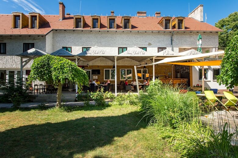 Hotel Tihany Yacht Club