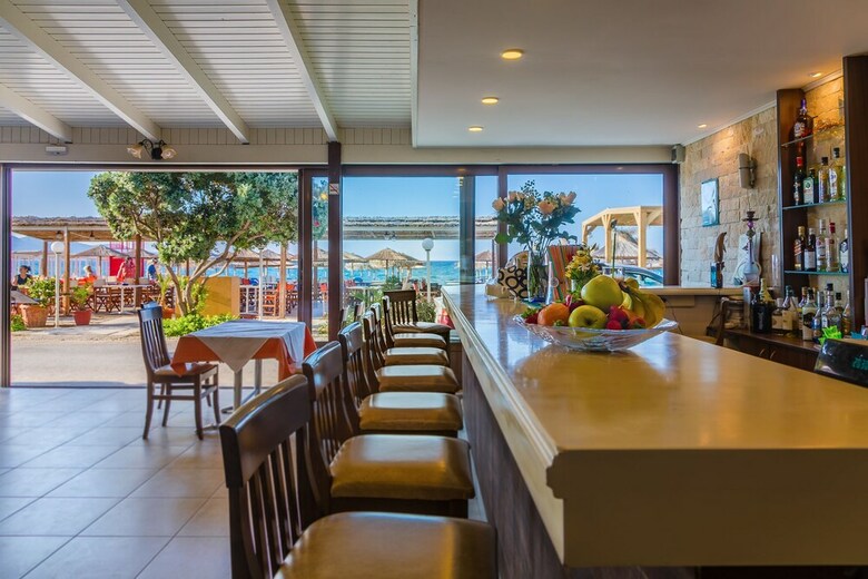 Tropical Hotel B
