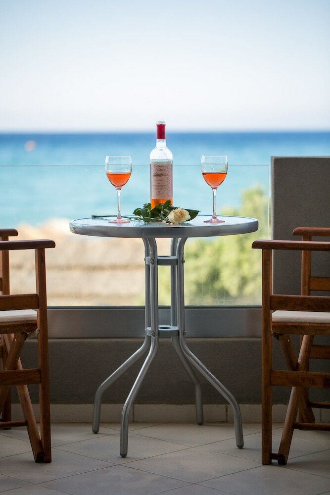 Tropical Hotel B