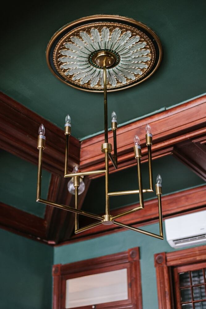 Bed & Breakfast Carr Mansion