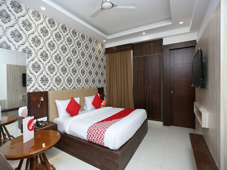 Hotel Oyo 14481 Almati Inn