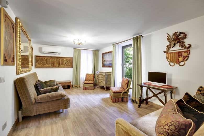 Romantic Venetian Apartment