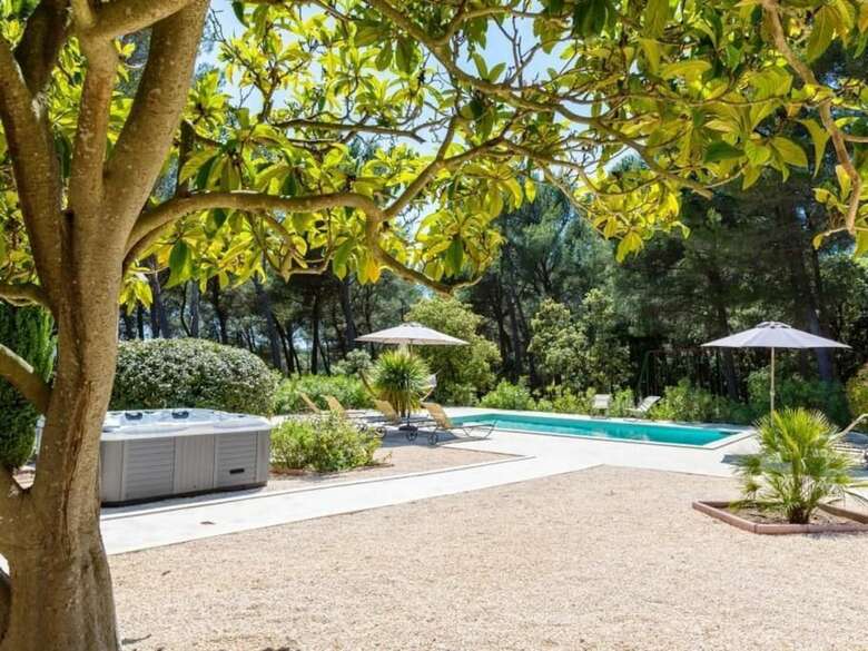 Hotel Chambres D'h�te Les Mazets Du Luberon
