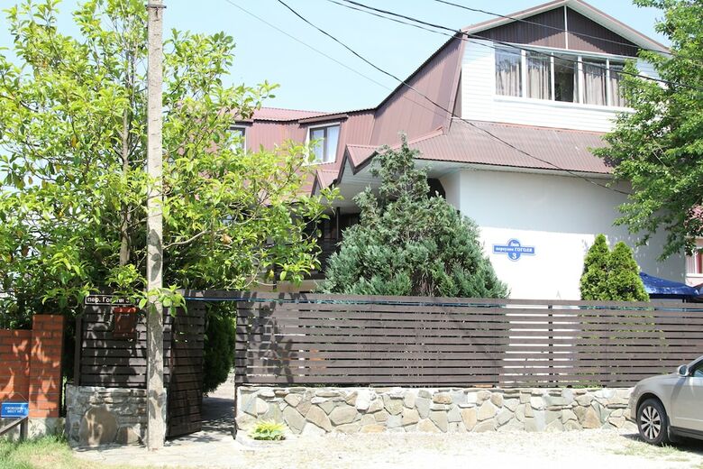 Hotel Aksis House