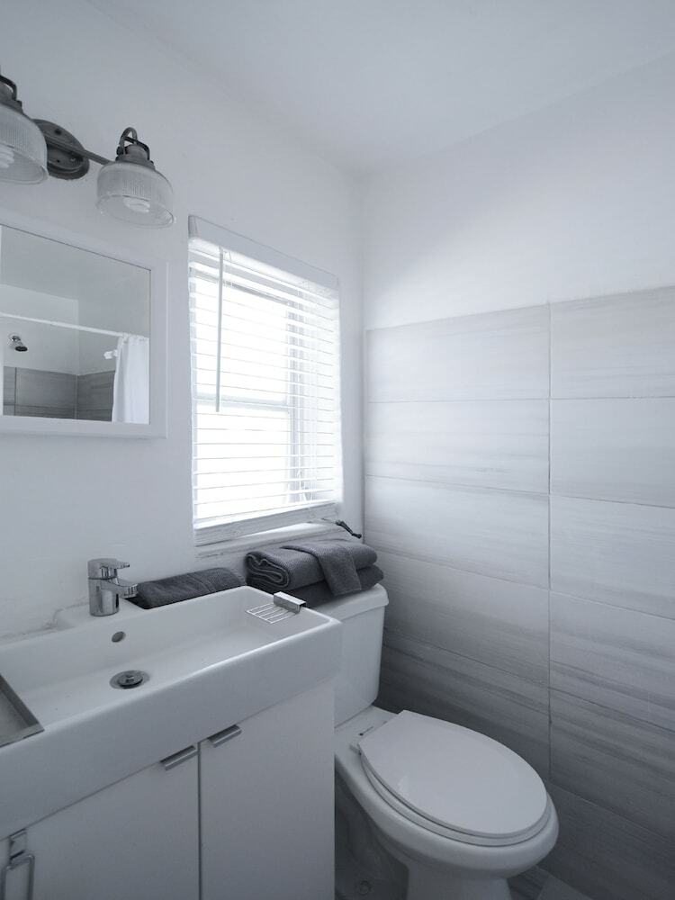 Hallandale Beach Apartments