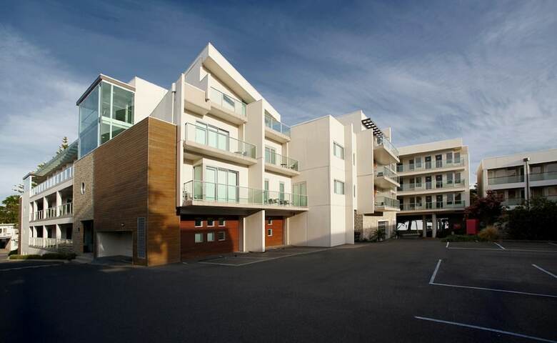 The Waves Apartments