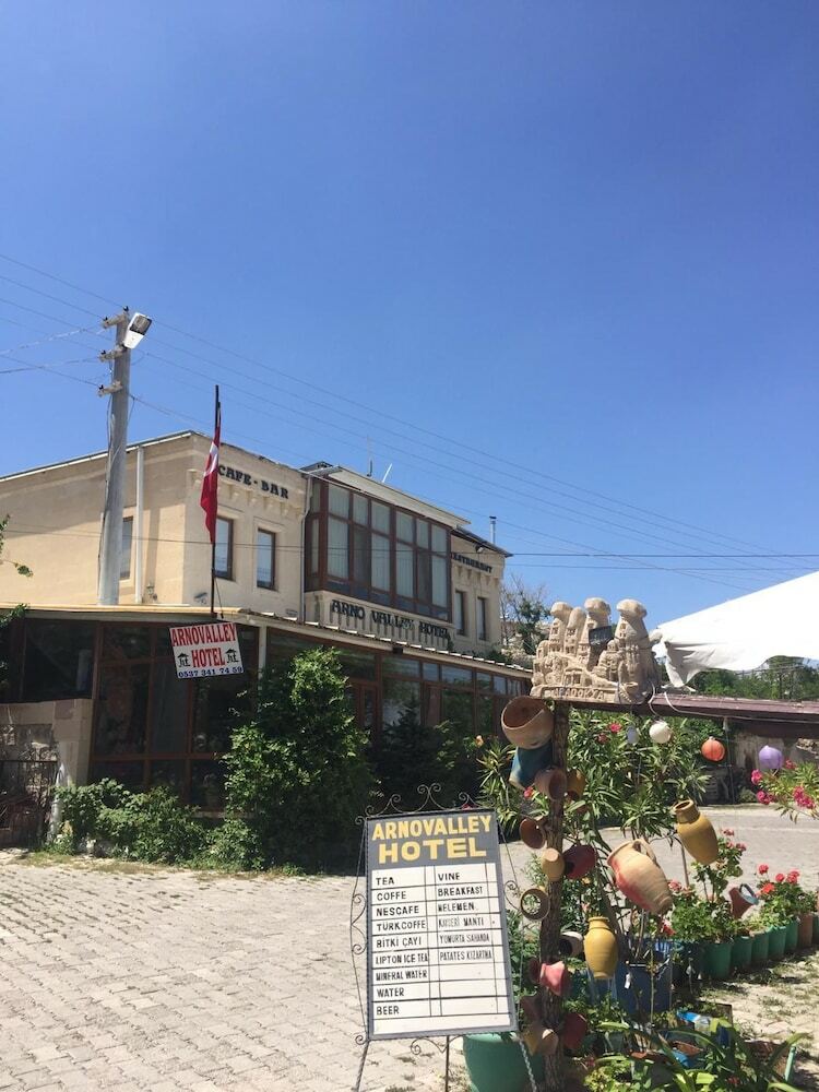 Arnovalley Hotel