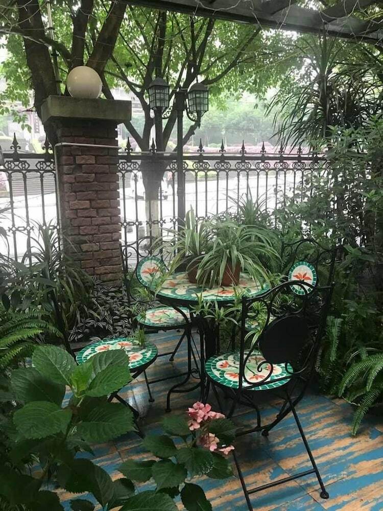 Posada No 7 Garden Inn