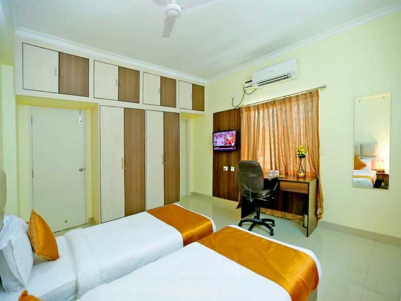 Hotel Cyber Heights