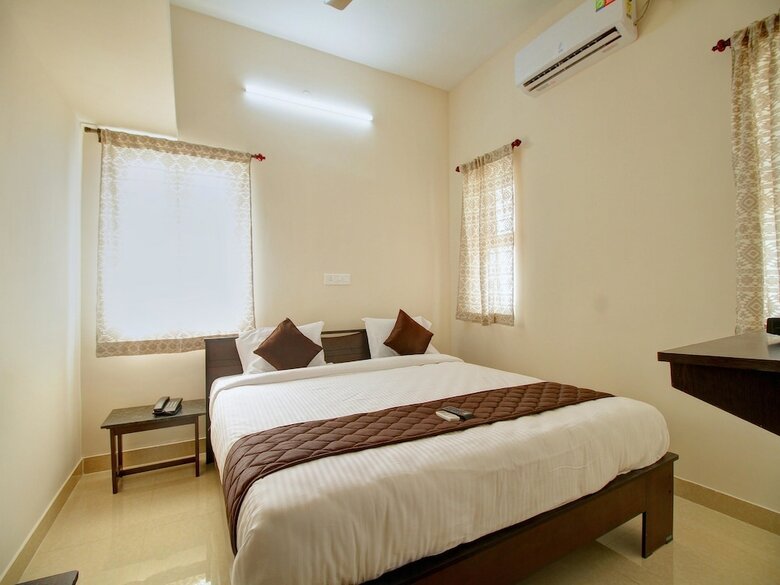 Oyo 12798 Soundaryam Apartments