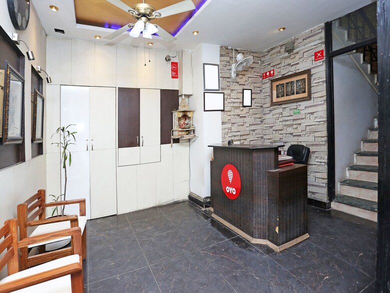 Oyo 13338 Hotel Atithi