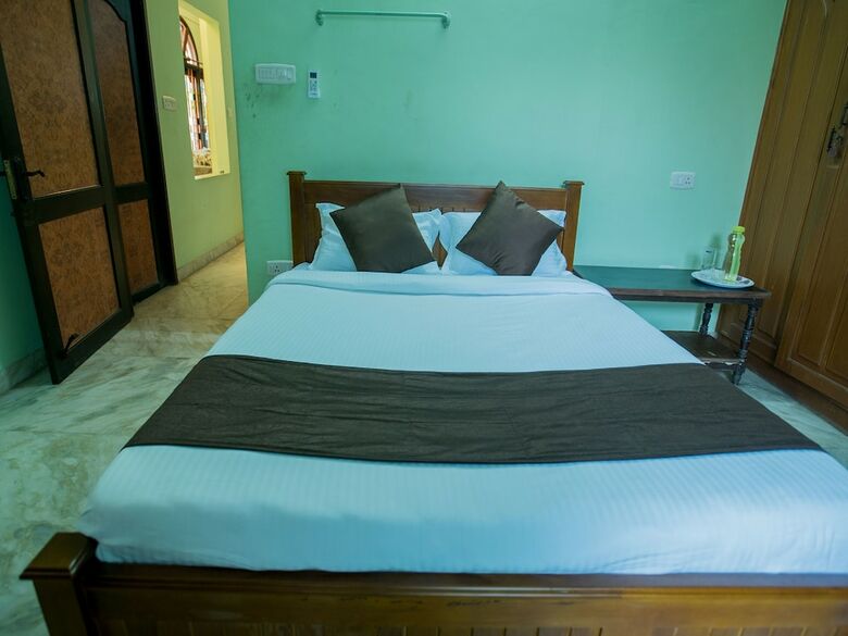 Oyo 12176 Home Spacious 3bhk Near Ecr