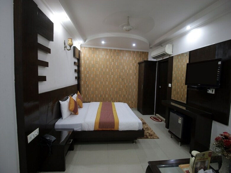 Oyo 6408 Hotel Delhi Heart