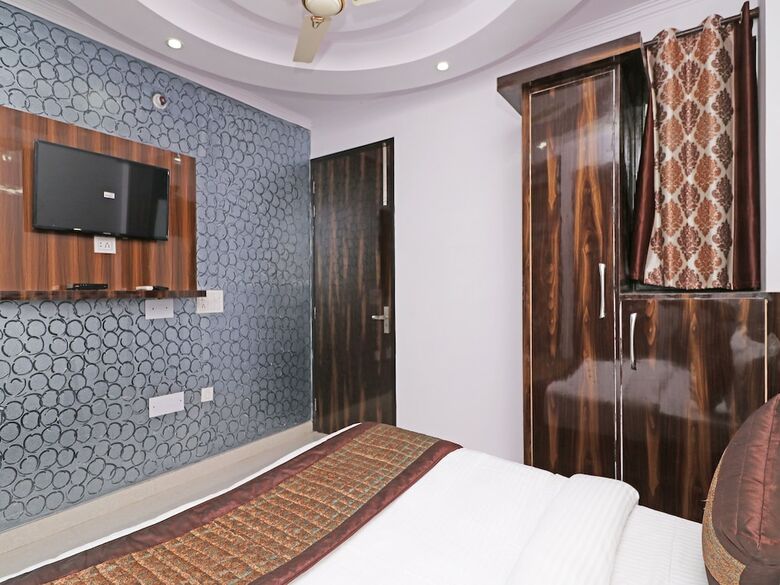 Oyo 12348 Hotel Aerosky Residency