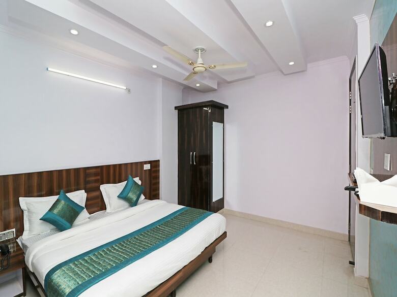 Oyo 12348 Hotel Aerosky Residency