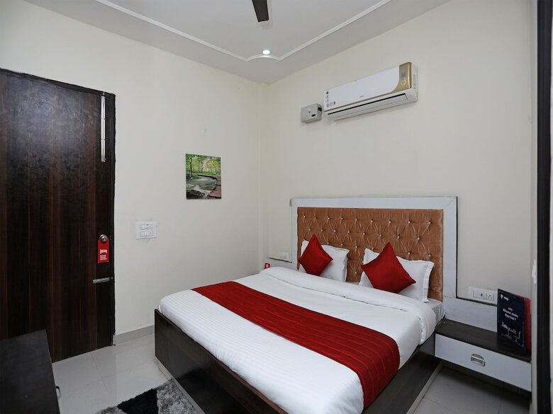 Hotel Oyo 13555 Niketan Medanta
