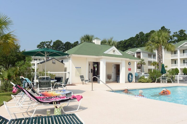 Hotel River Oaks Resort