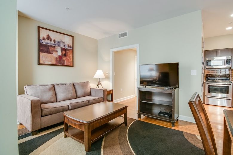 Apartamentos Bluebird Suites Near Autozone Park