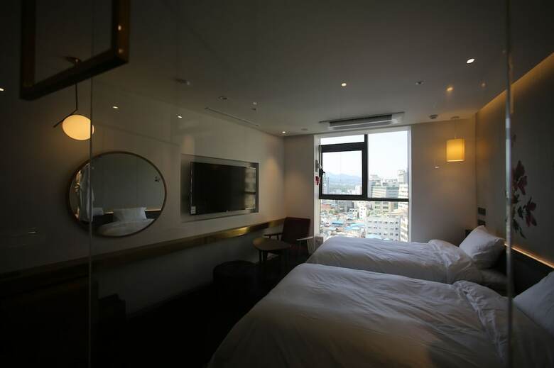 Stayrak Hotel