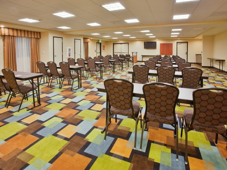 Holiday Inn Express Hotel & Suites Lodi