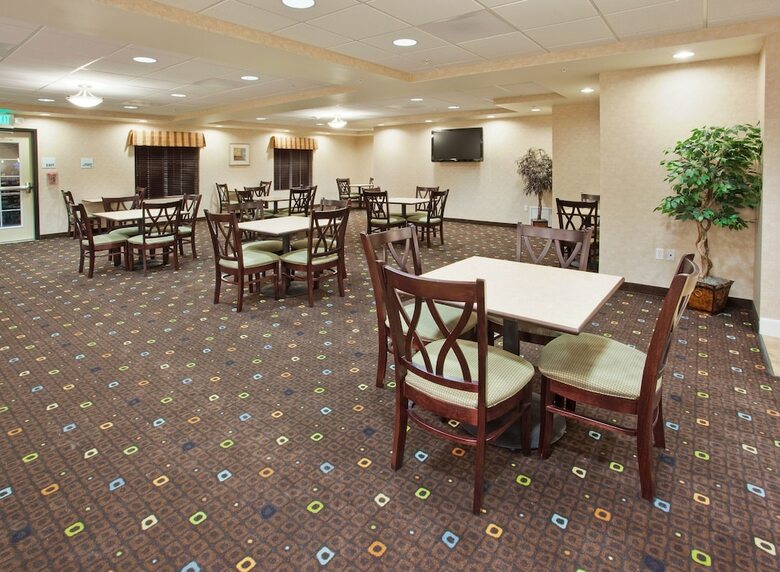 Holiday Inn Express Hotel & Suites Lodi