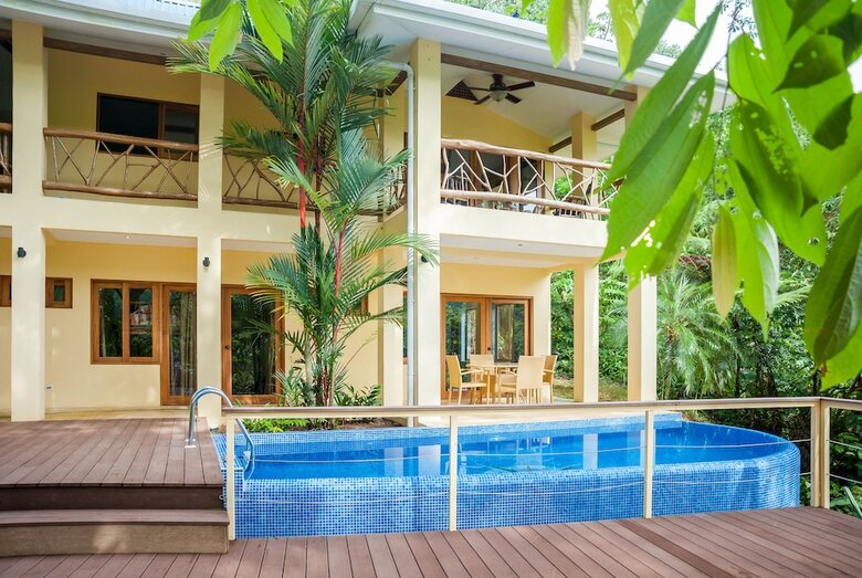 Monos Locos - Portasol Vacation Rental