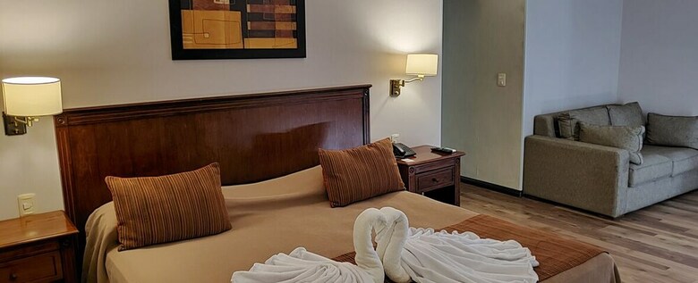 Hotel Howard Johnson By Wyndham San Pedro
