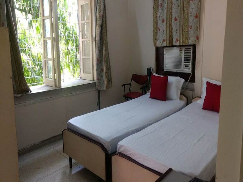Hotel Oyo 10826 Sona Guest House