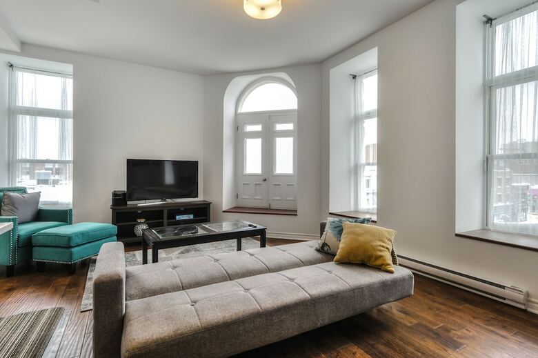 St Laurent Apartments
