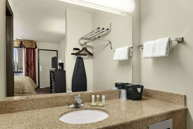 Motel Super 8 By Wyndham Fort Worth Tx