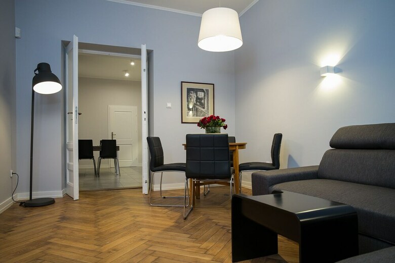 Paulove Apartments