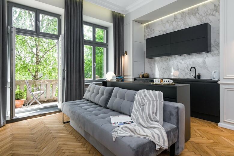 Paulove Apartments