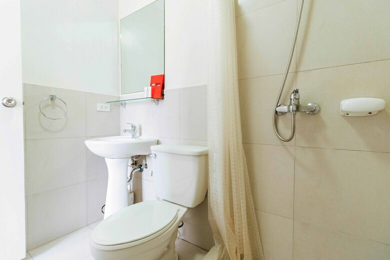Hotel Reddoorz Plus Near Capitol Commons