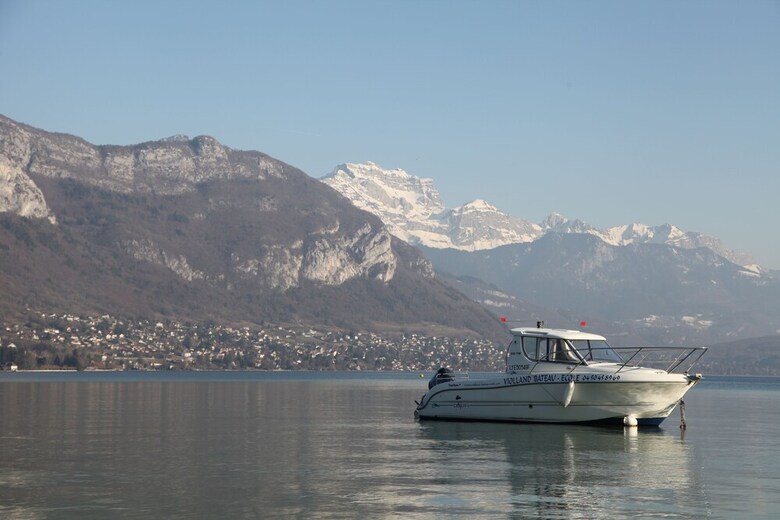 2 Bd Apartment With Sauna- Center Annecy