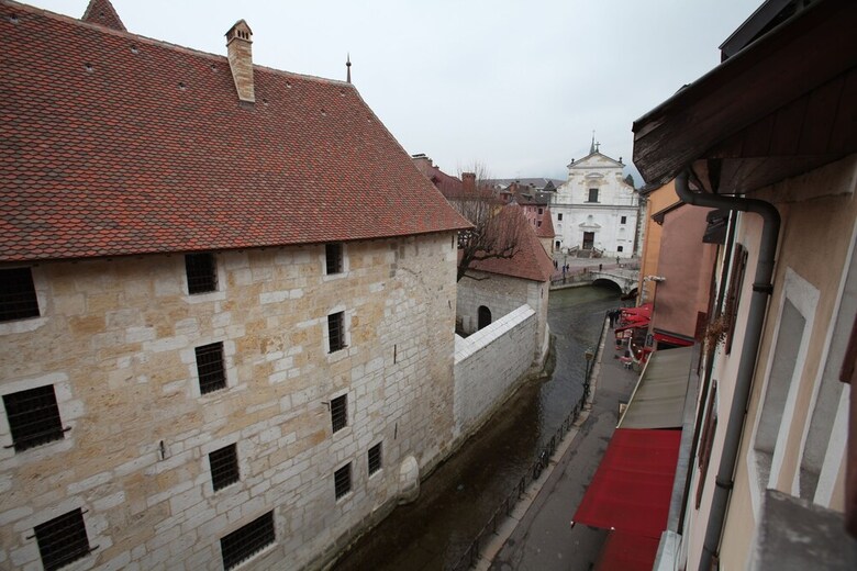 2 Bd Apartment With Sauna- Center Annecy