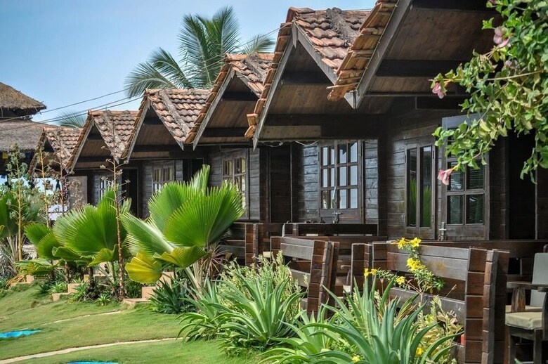 Hotel Lotus Sutra