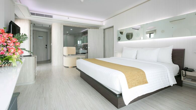 The Pattaya Discovery Beach Hotel Pattaya