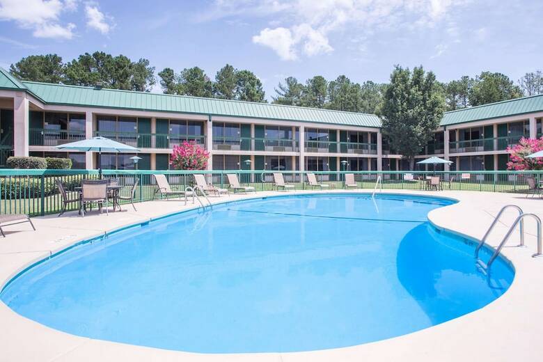 Hotel Ramada By Wyndham & Suites Warner Robins