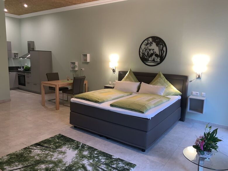 Apartment Garten - Near The Airport