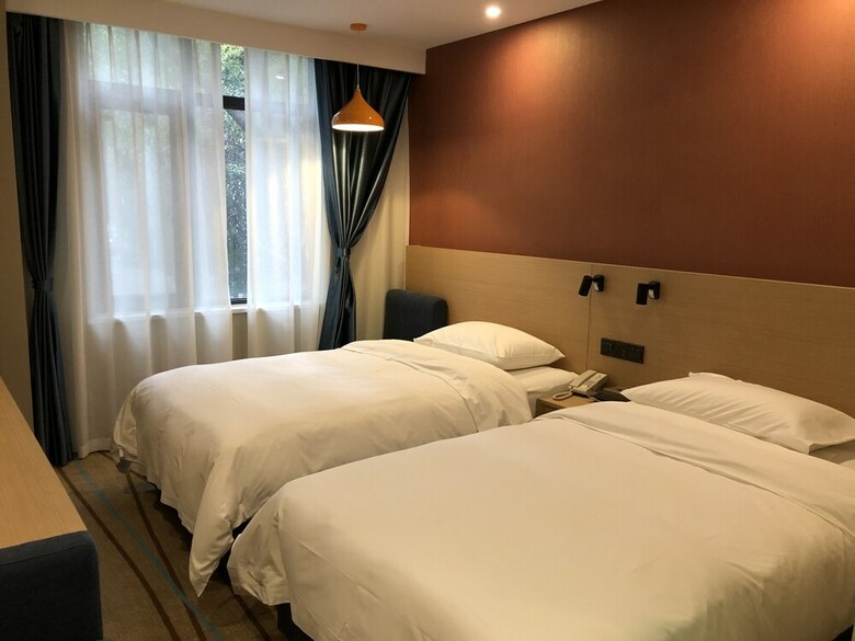 Ibis Styles Chengdu American Center Hotel