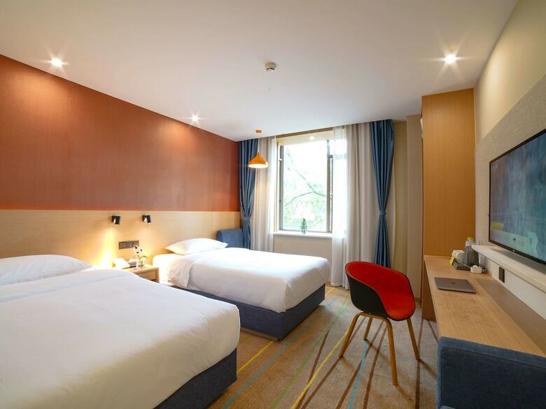 Ibis Styles Chengdu American Center Hotel