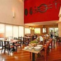 Hotel Riema Saint Charbel Suites & Life
