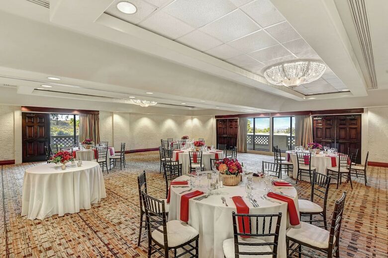 Hotel Pointe Hilton Tapatio Cliffs Resort