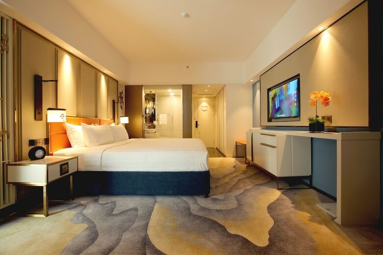 Clifford Hotel